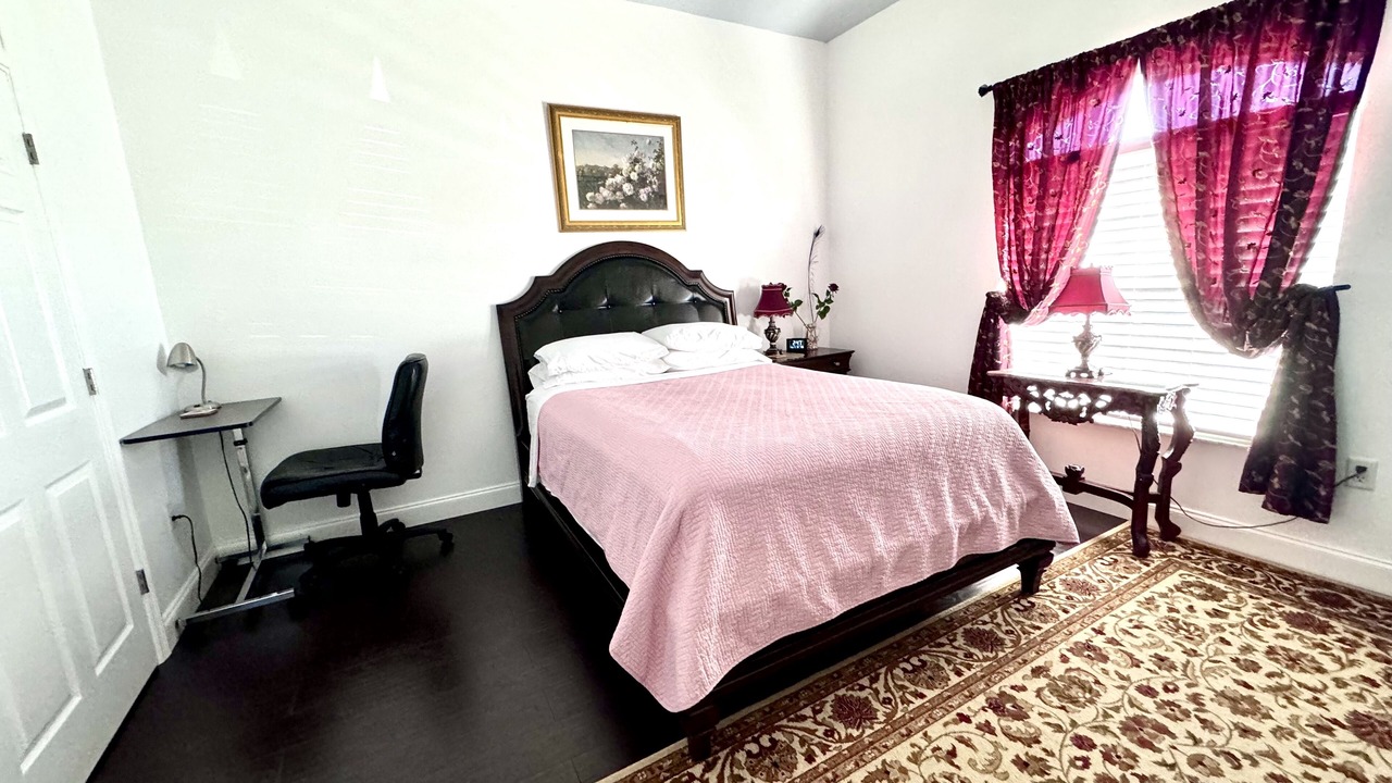 Photo of Bedroom in Tarpon Springs