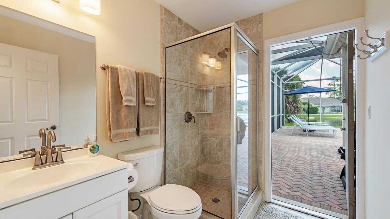 Photo of Bathroom in Crown Pointe