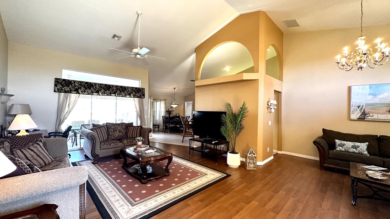 Photo of Livingroom in South Gulf Cove