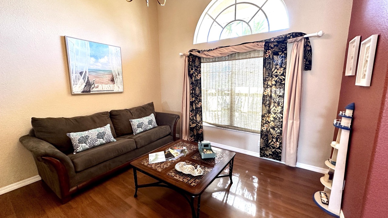 Photo of Livingroom in South Gulf Cove