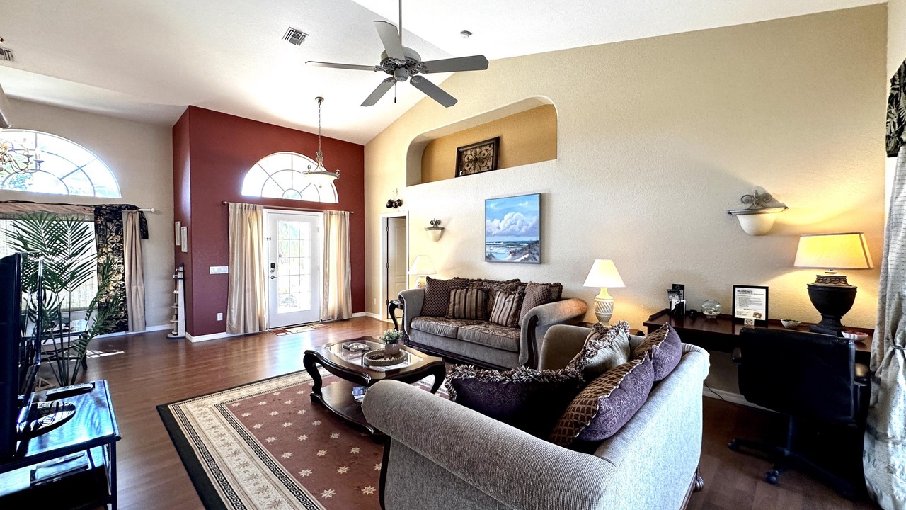 Photo of Livingroom in South Gulf Cove