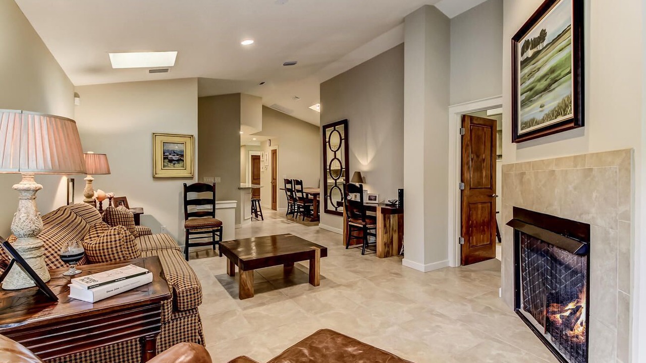 Photo of Livingroom in Amelia City