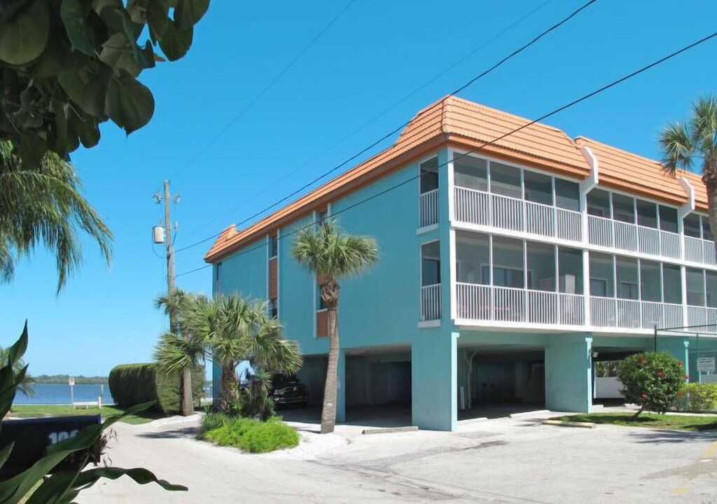 Photo of Buildings in Holmes Beach