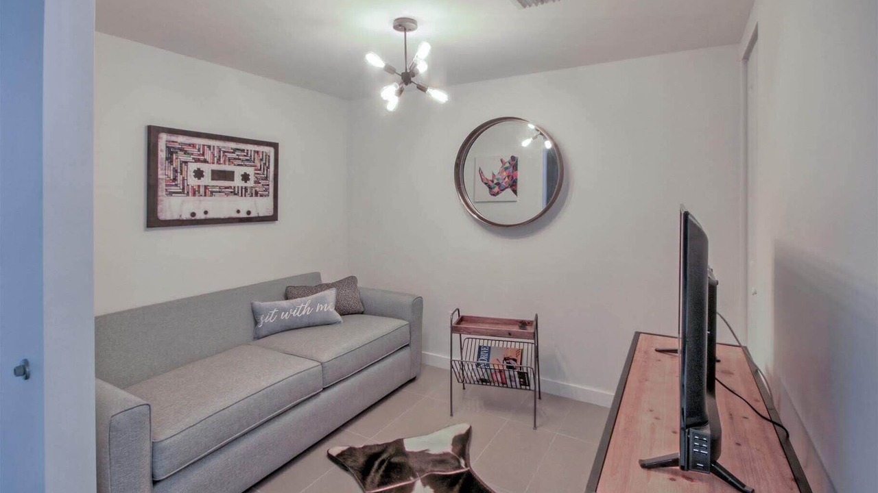 Photo of Livingroom in Town Square