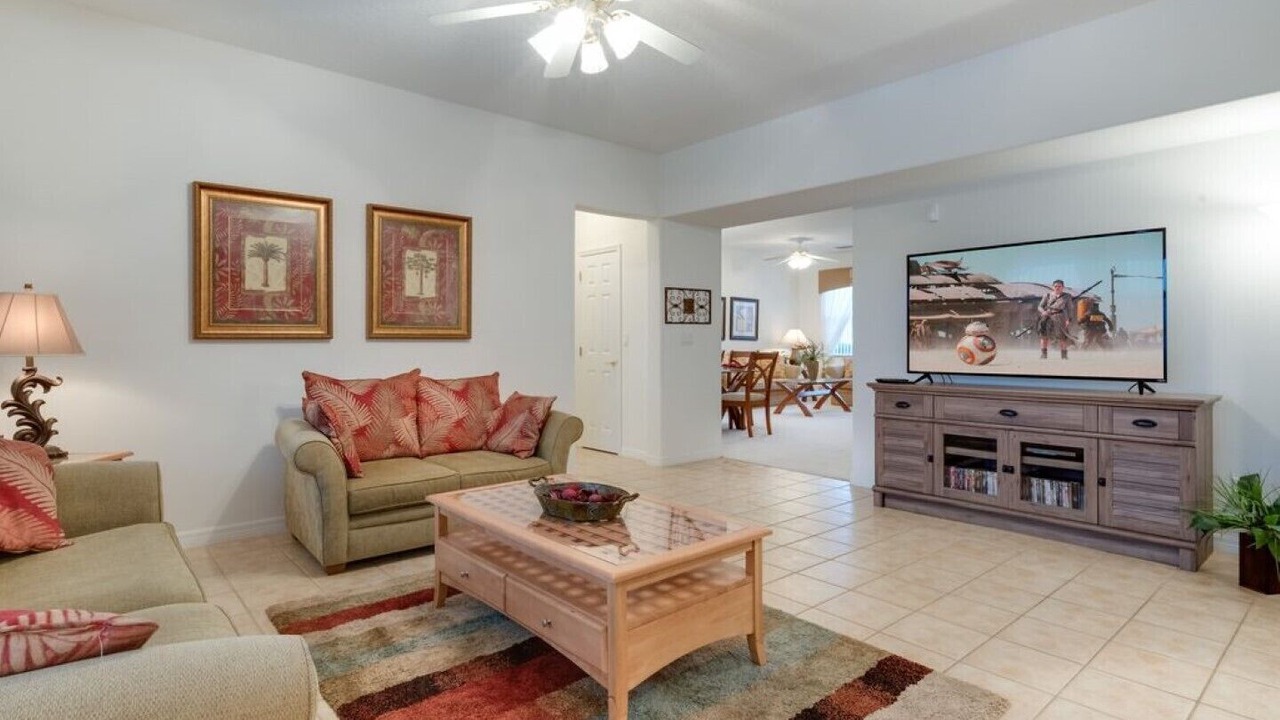 Photo of Livingroom in Legacy Park