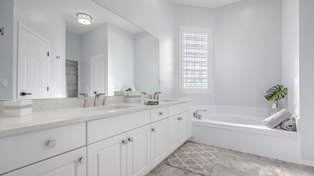 Photo of Bathroom in Pelican