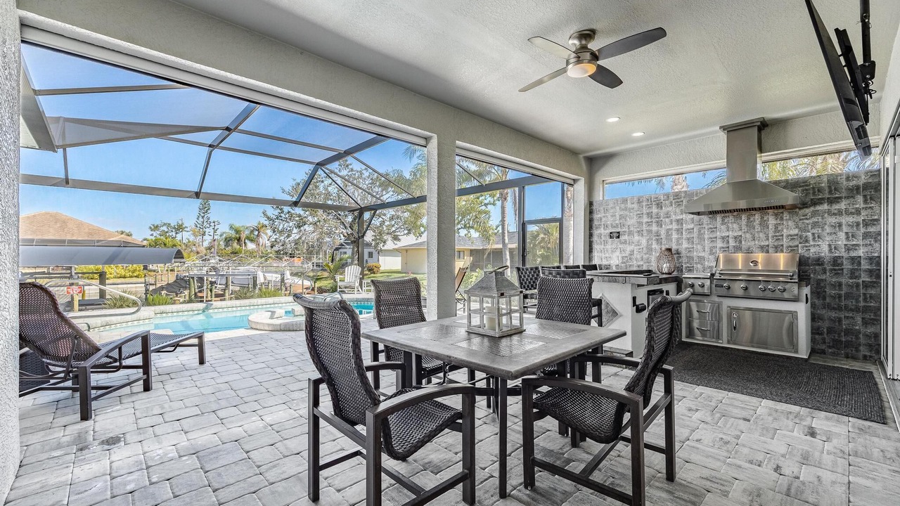 Photo of Outdoor in Pelican