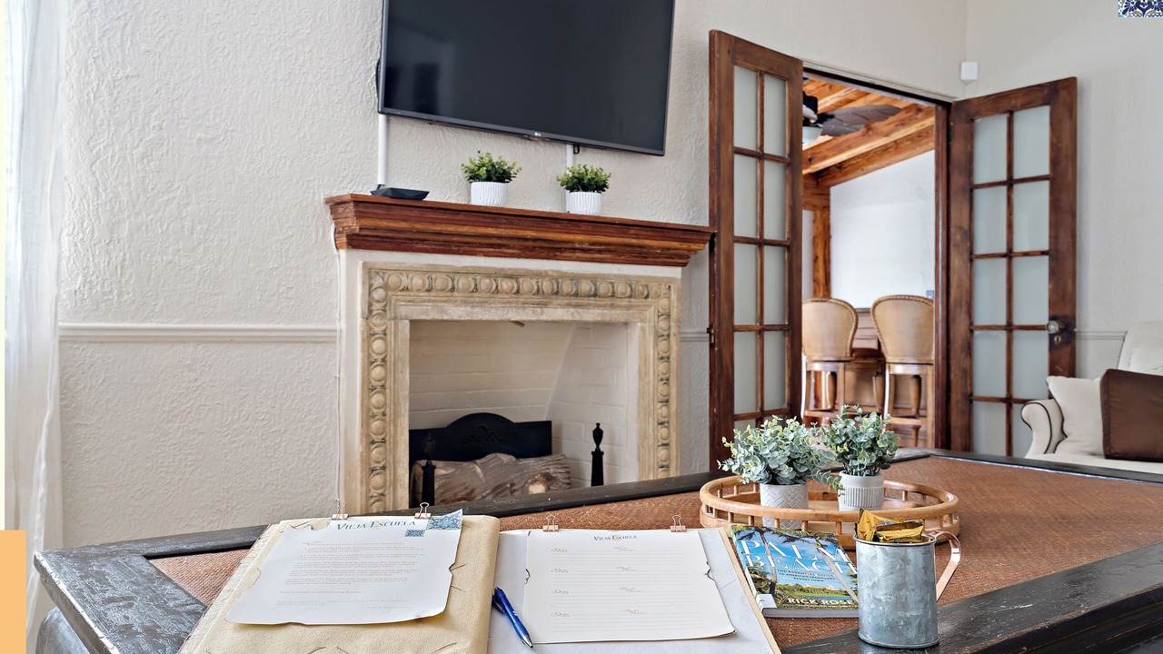Photo of Livingroom in Old Northwood Historic District