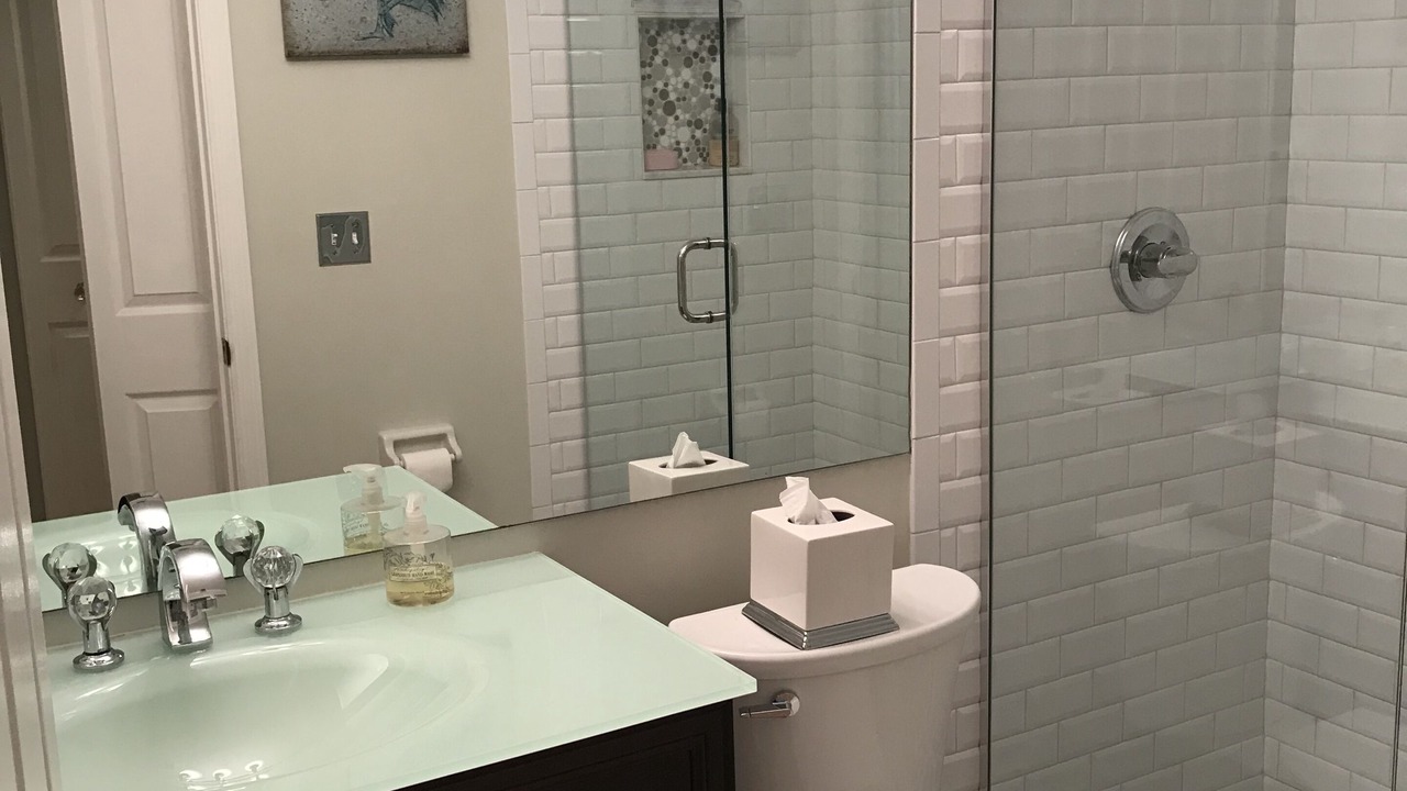 Photo of Bathroom in Imperial Golf Estates