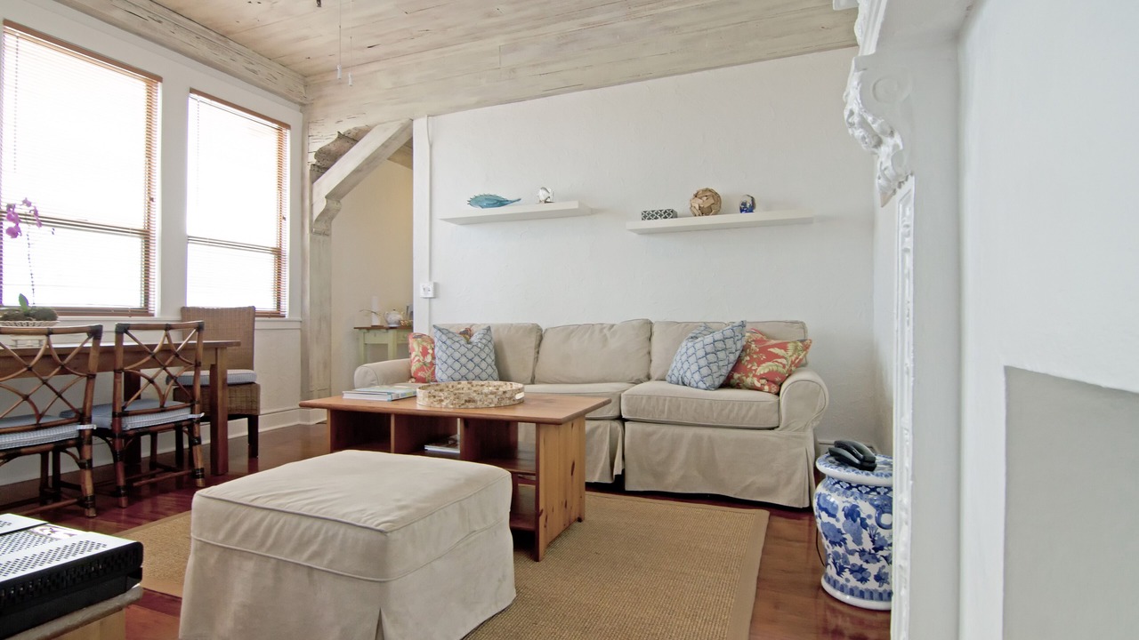 Photo of Livingroom in Palm Beach - West Palm Beach