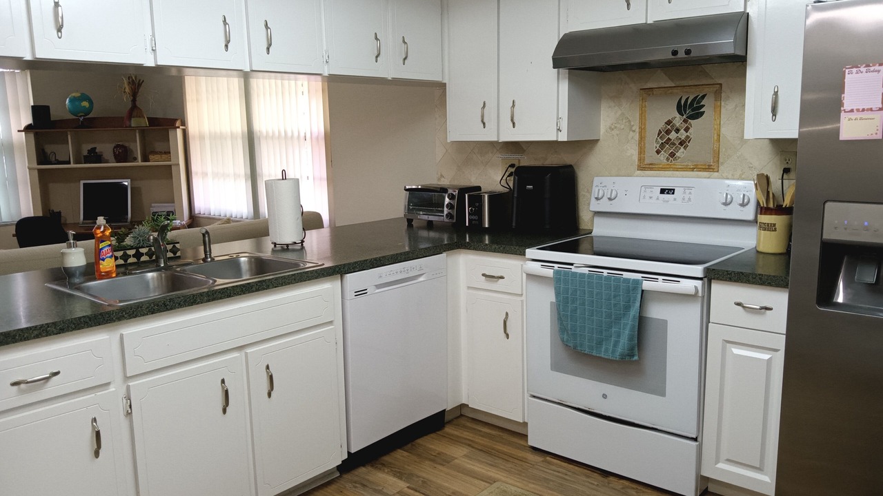 Photo of Kitchen in Embassy Hills