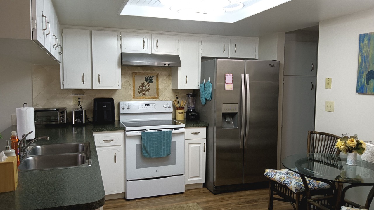 Photo of Kitchen in Embassy Hills