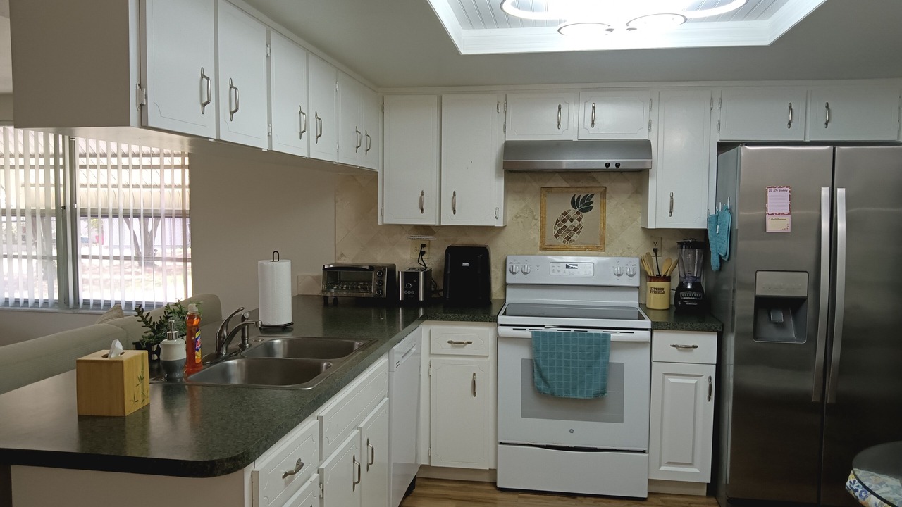Photo of Kitchen in Embassy Hills