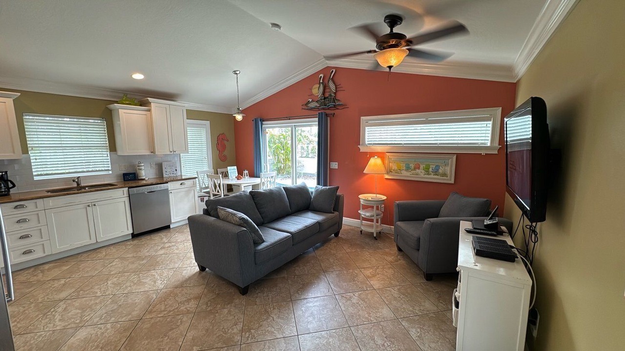 Photo of Livingroom in Holmes Beach