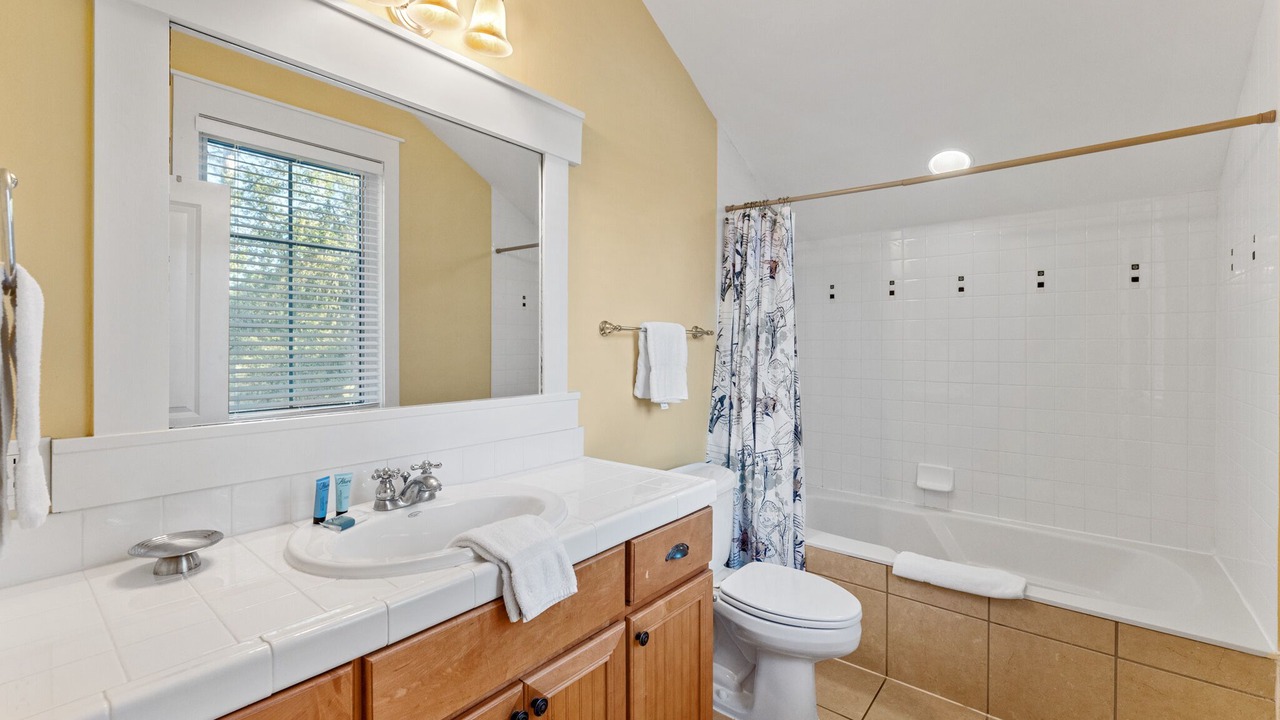 Photo of Bathroom in Laurel Grove