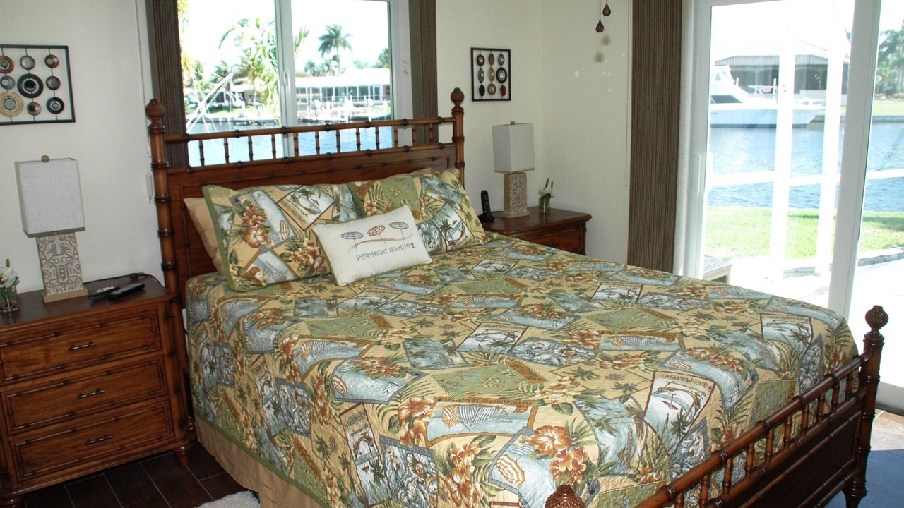 Photo of Bedroom in Yacht Club