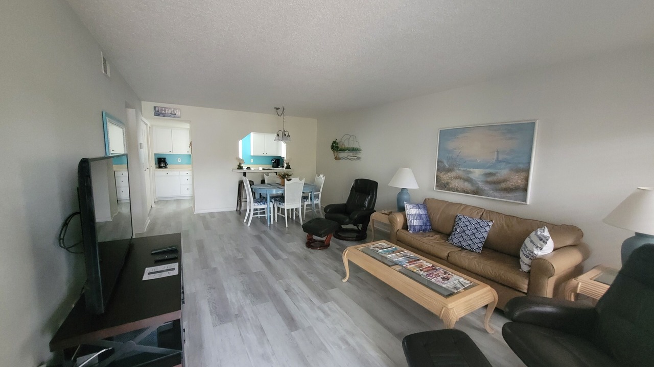 Photo of Livingroom in Englewood South