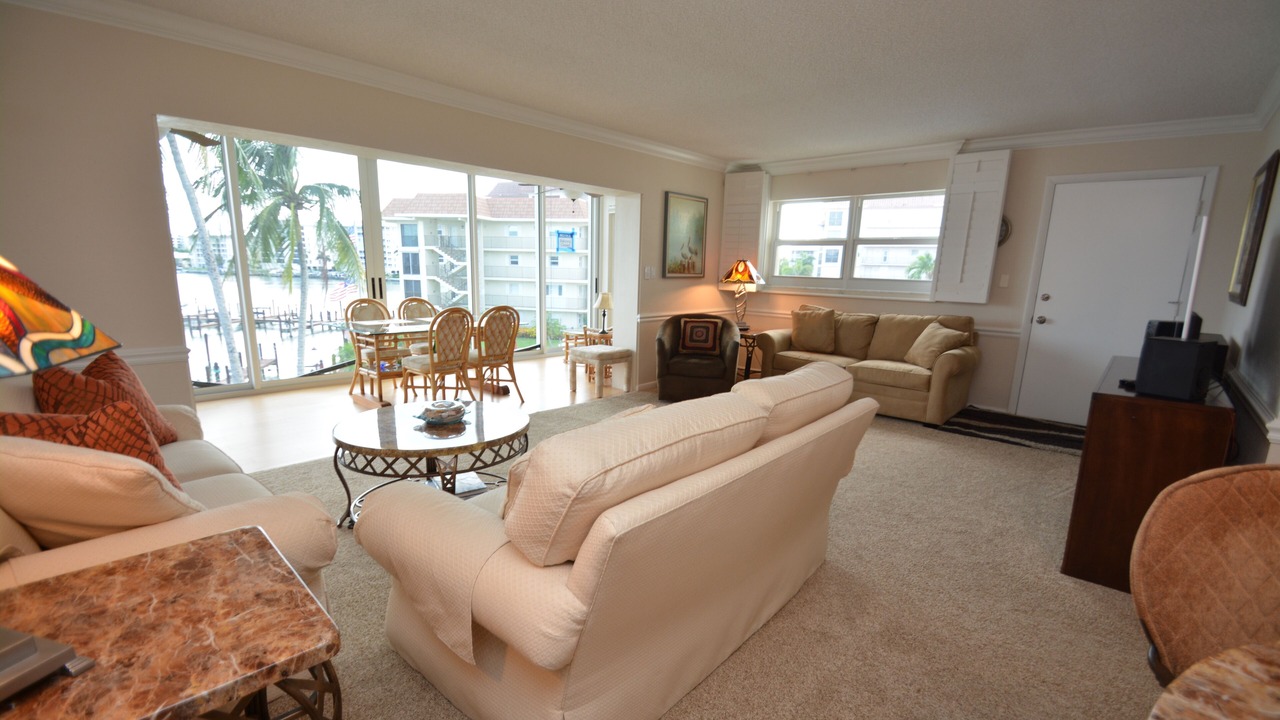 Photo of Livingroom in Moorings
