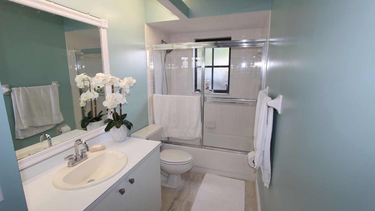 Photo of Bathroom in Parkdale