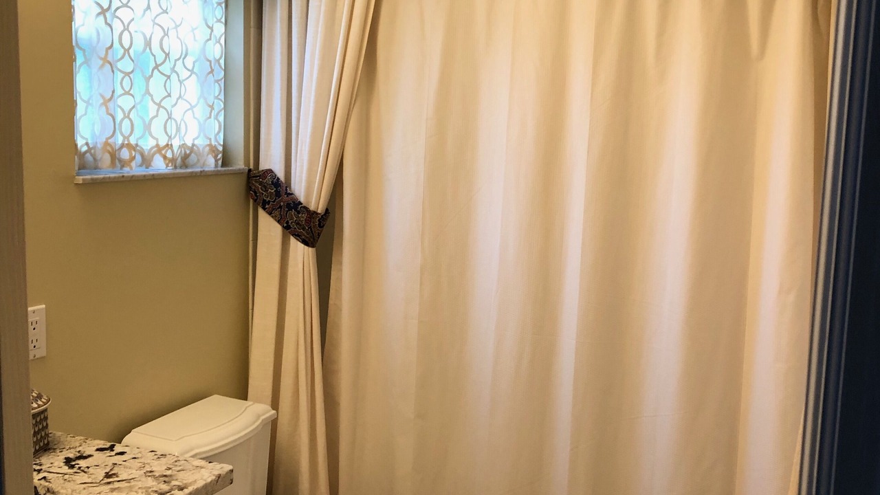 Photo of Bathroom in Vanderbilt Beach
