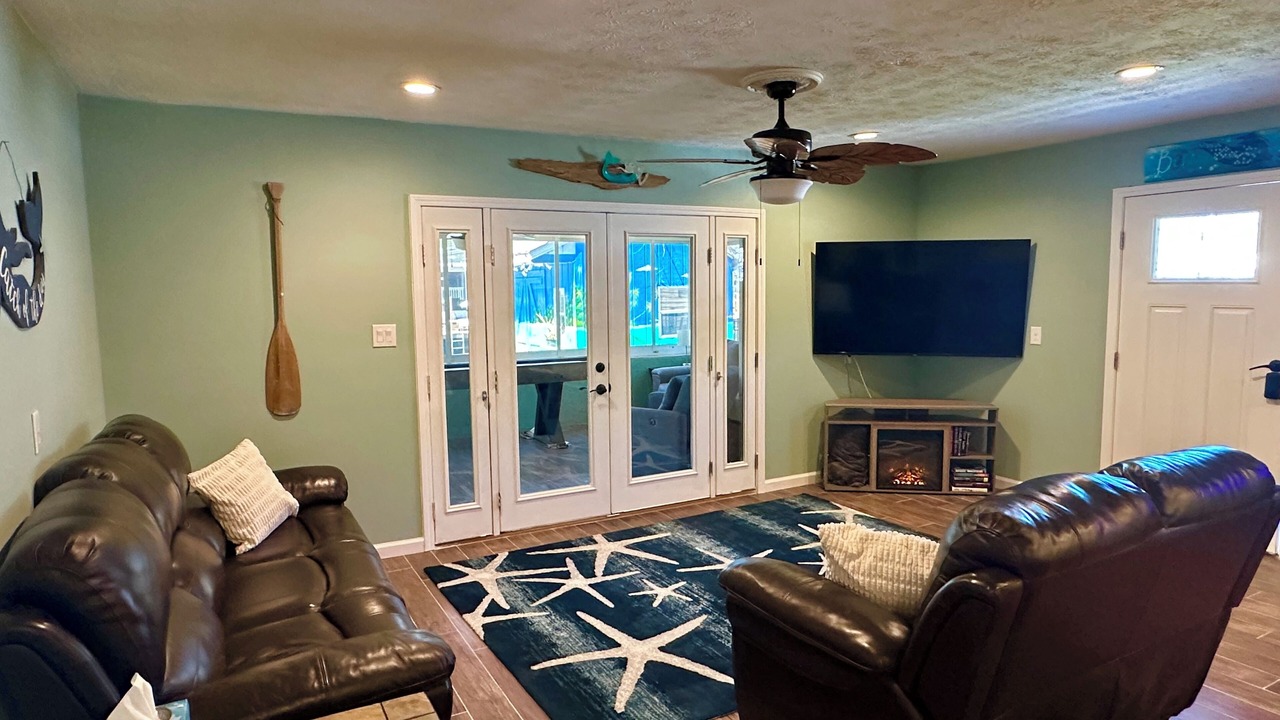 Photo of Livingroom in Weeki Wachee Gardens