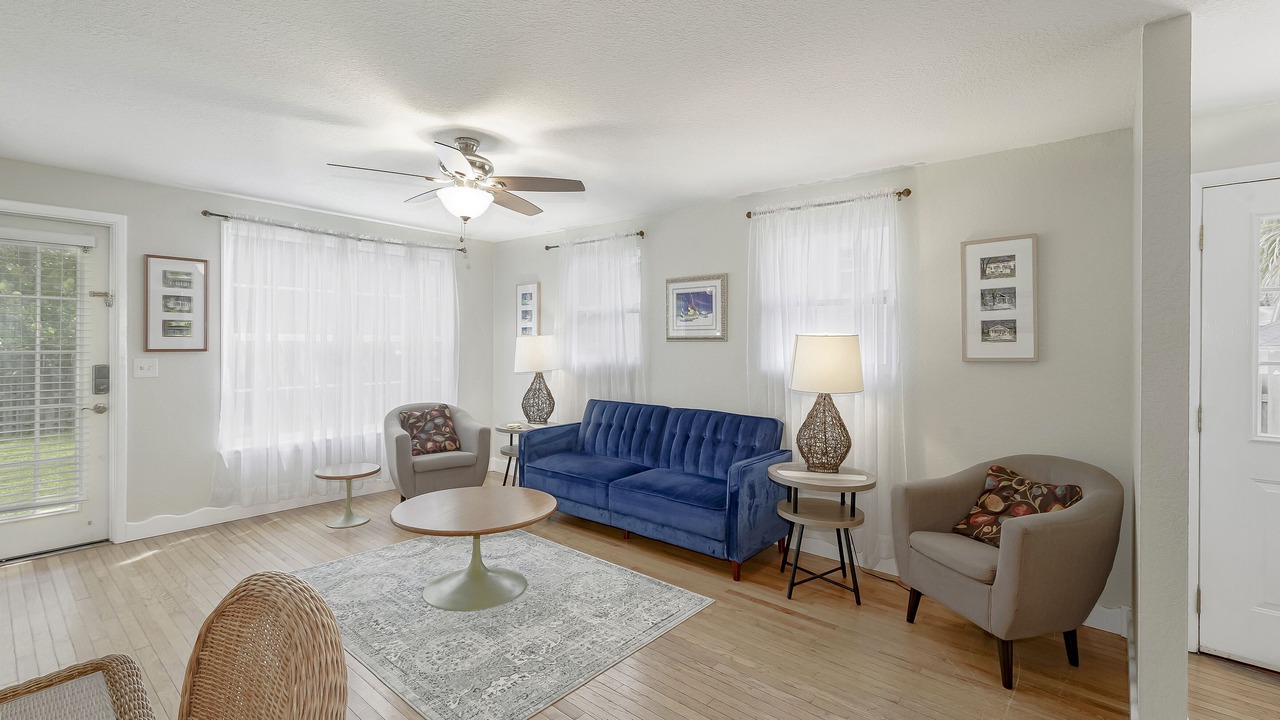 Photo of Livingroom in Downtown Dunedin