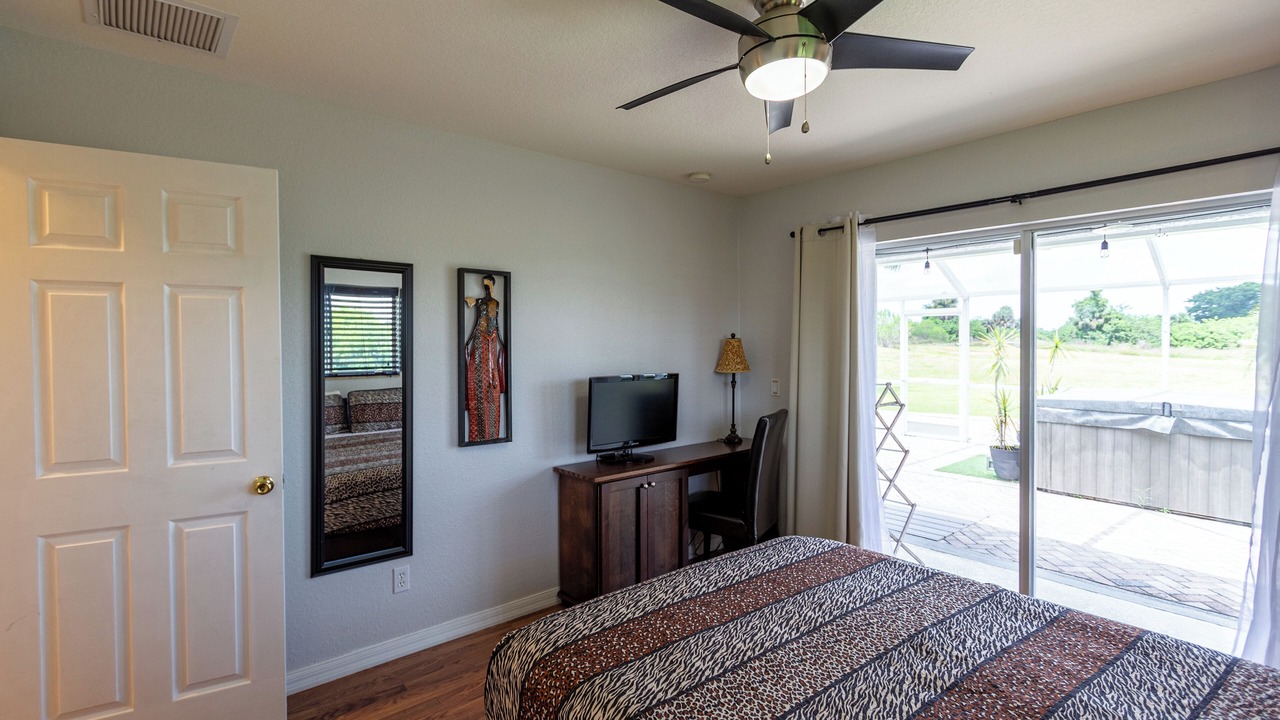 Photo of Bedroom in Mirror Lakes