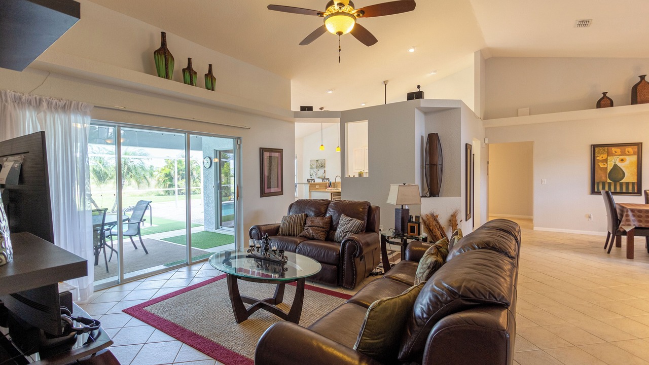 Photo of Livingroom in Mirror Lakes