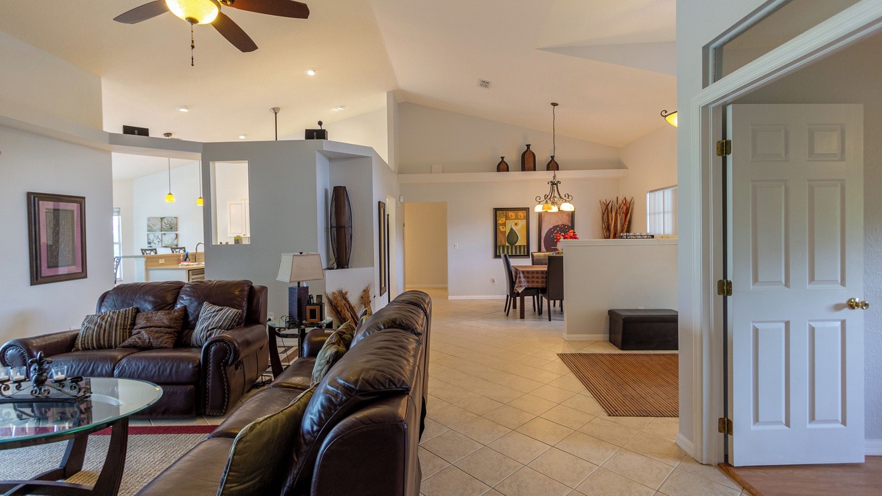 Photo of Livingroom in Mirror Lakes