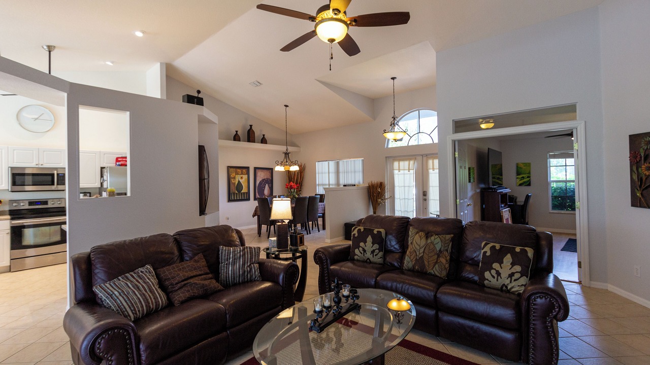 Photo of Livingroom in Mirror Lakes