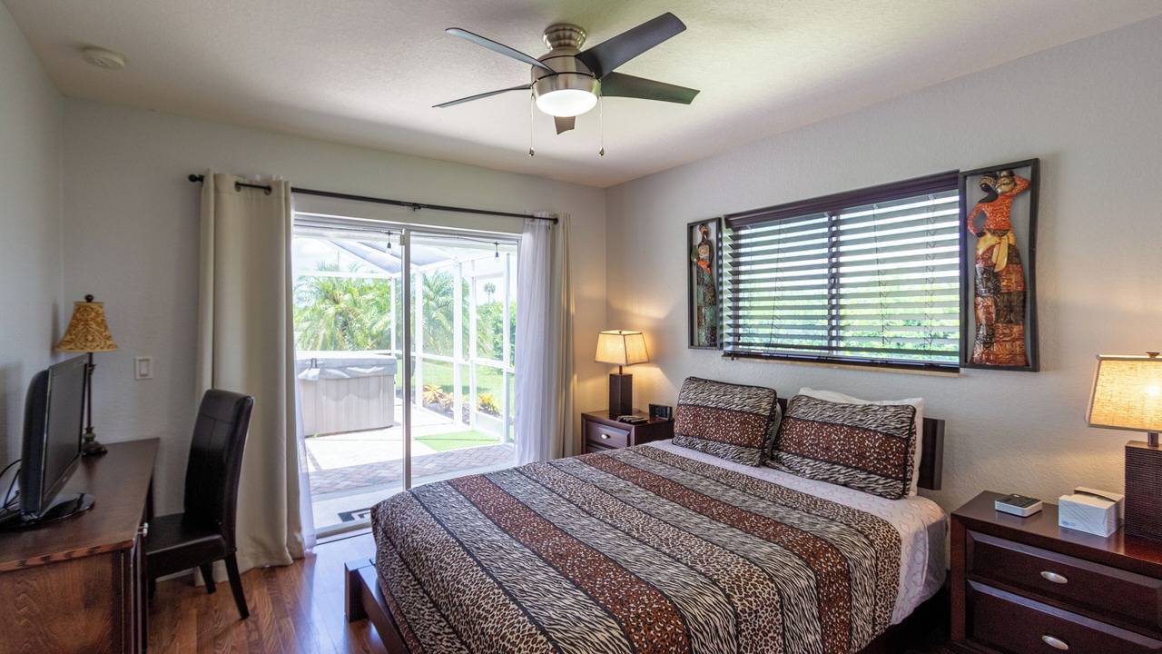 Photo of Bedroom in Mirror Lakes
