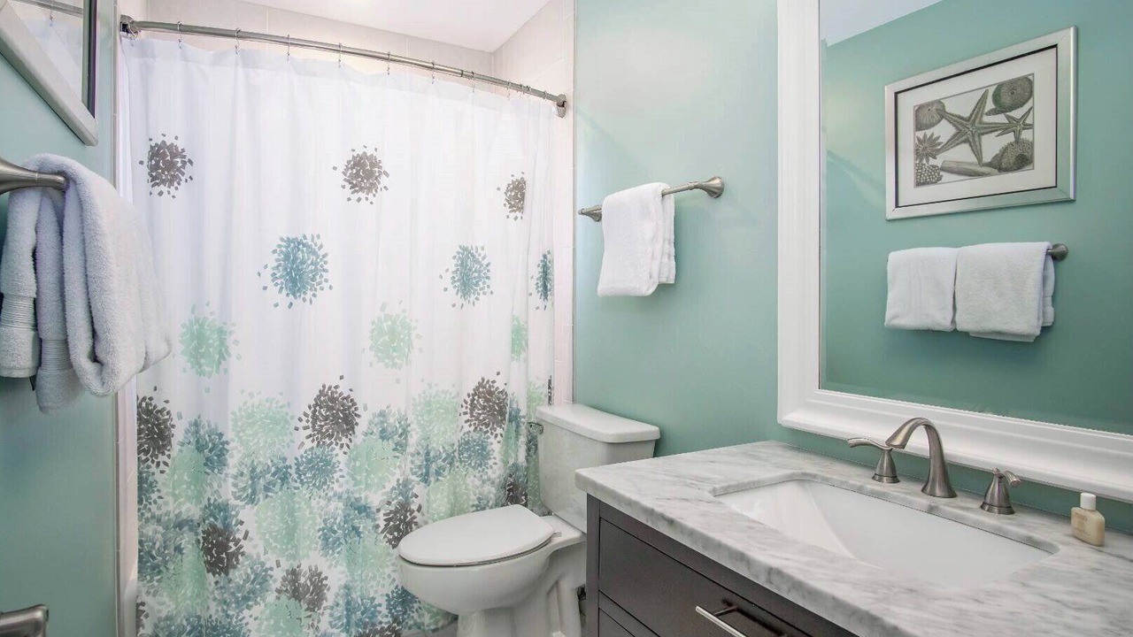 Photo of Bathroom in Marathon