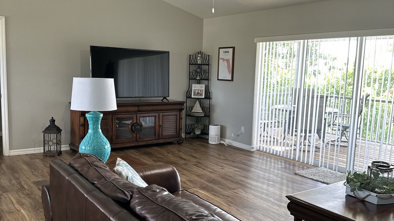 Photo of Livingroom in Pine Island Center