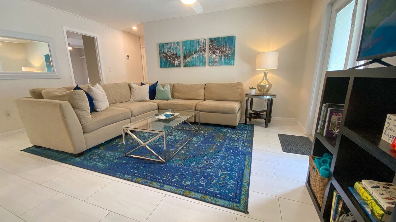 Photo of Livingroom in River Pointe