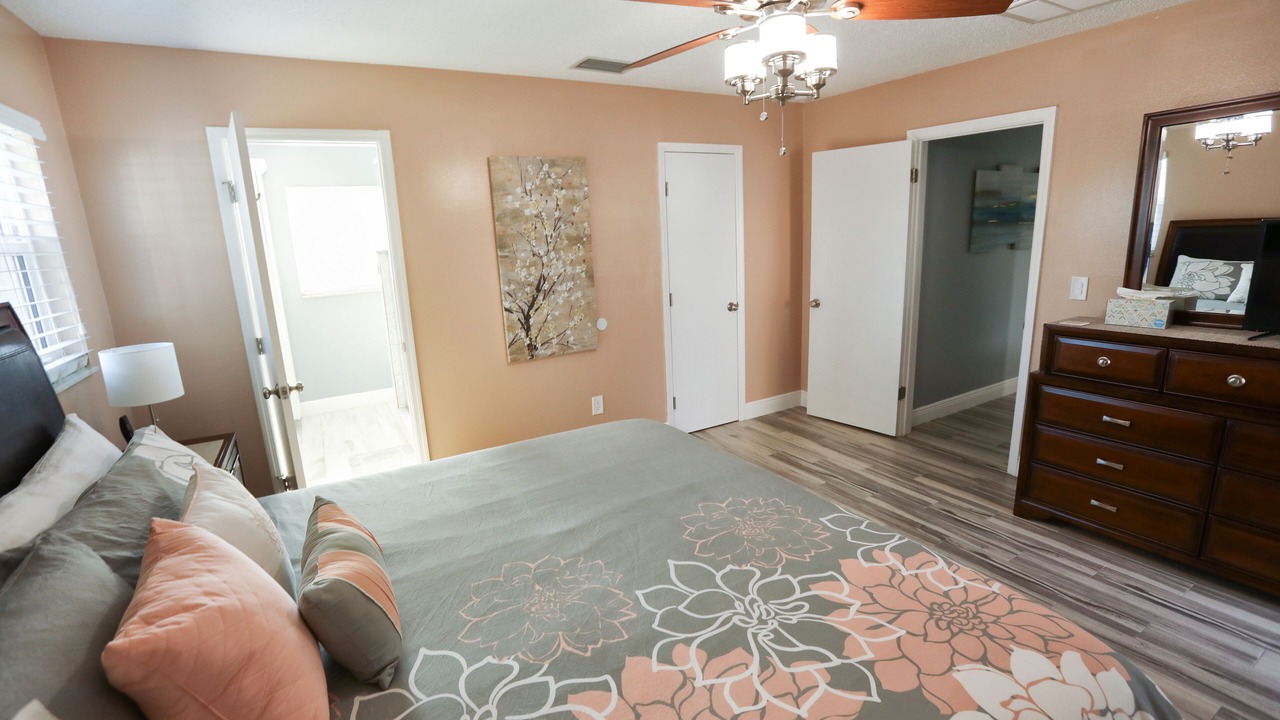 Photo of Bedroom in Bay Crest Park