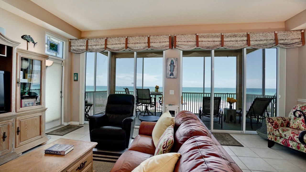 Photo of Livingroom in Bradenton Beach