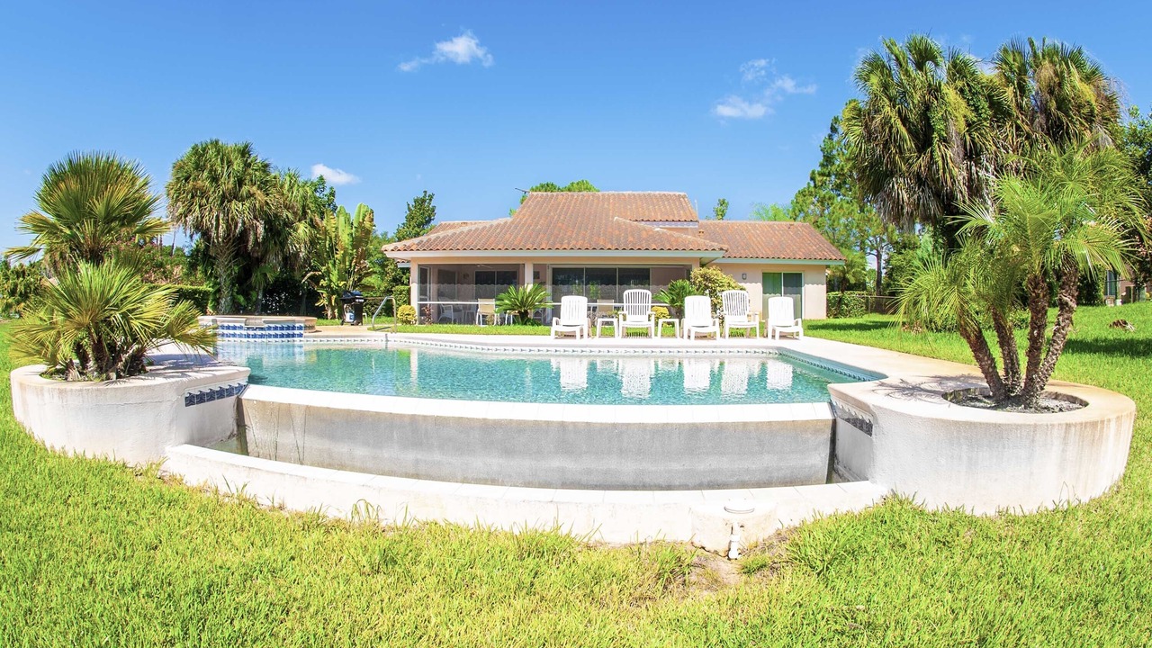 Photo of Outdoor in Groveland