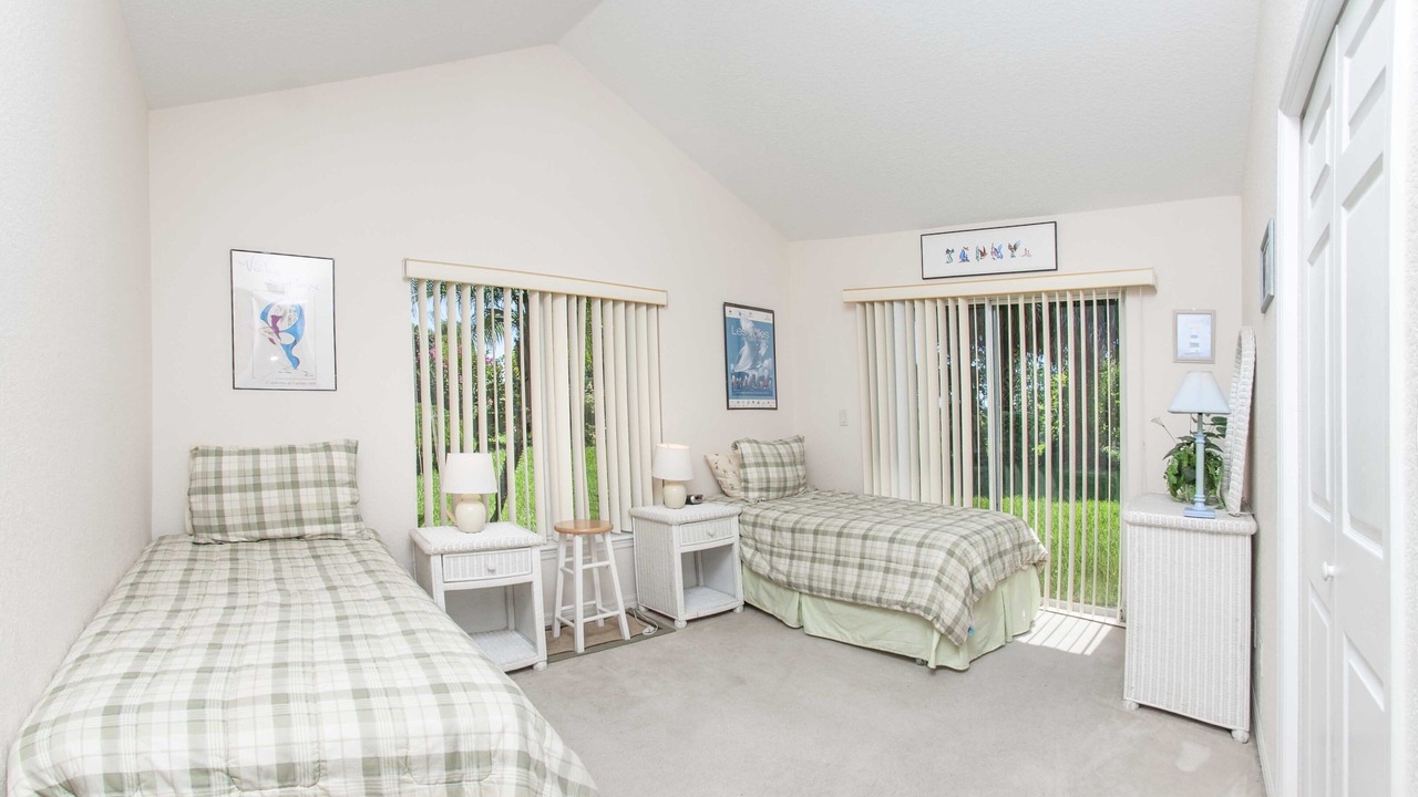 Photo of Bedroom in Groveland