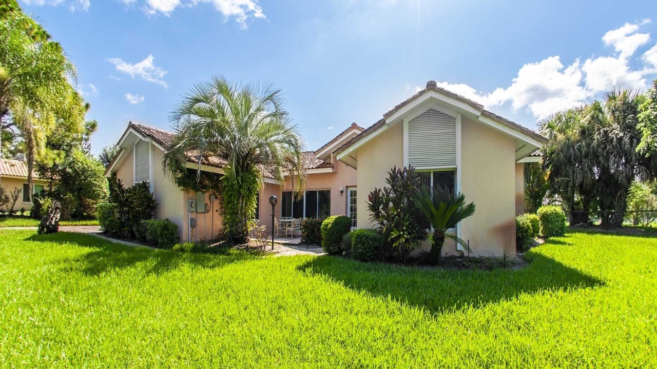 Photo of Outdoor in Groveland