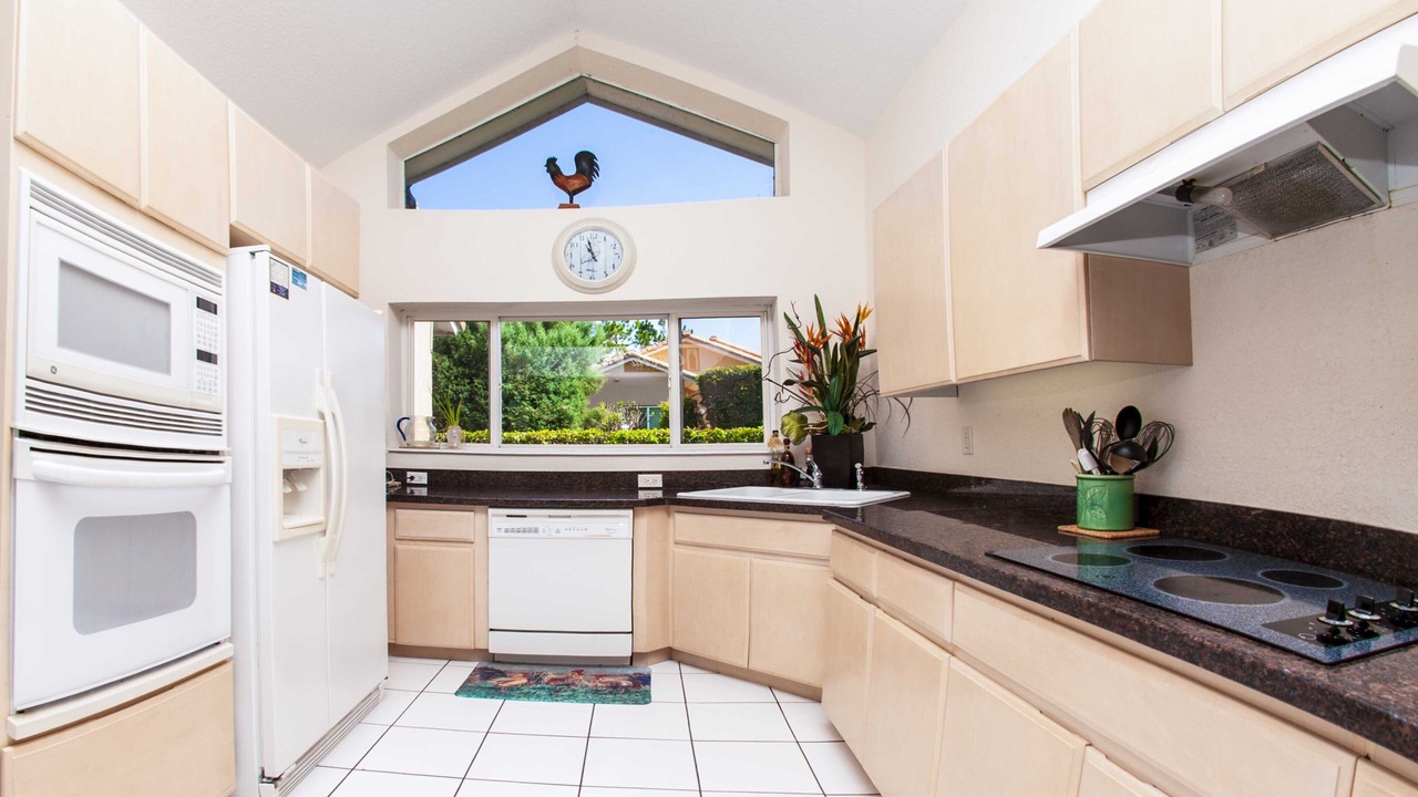 Photo of Kitchen in Groveland