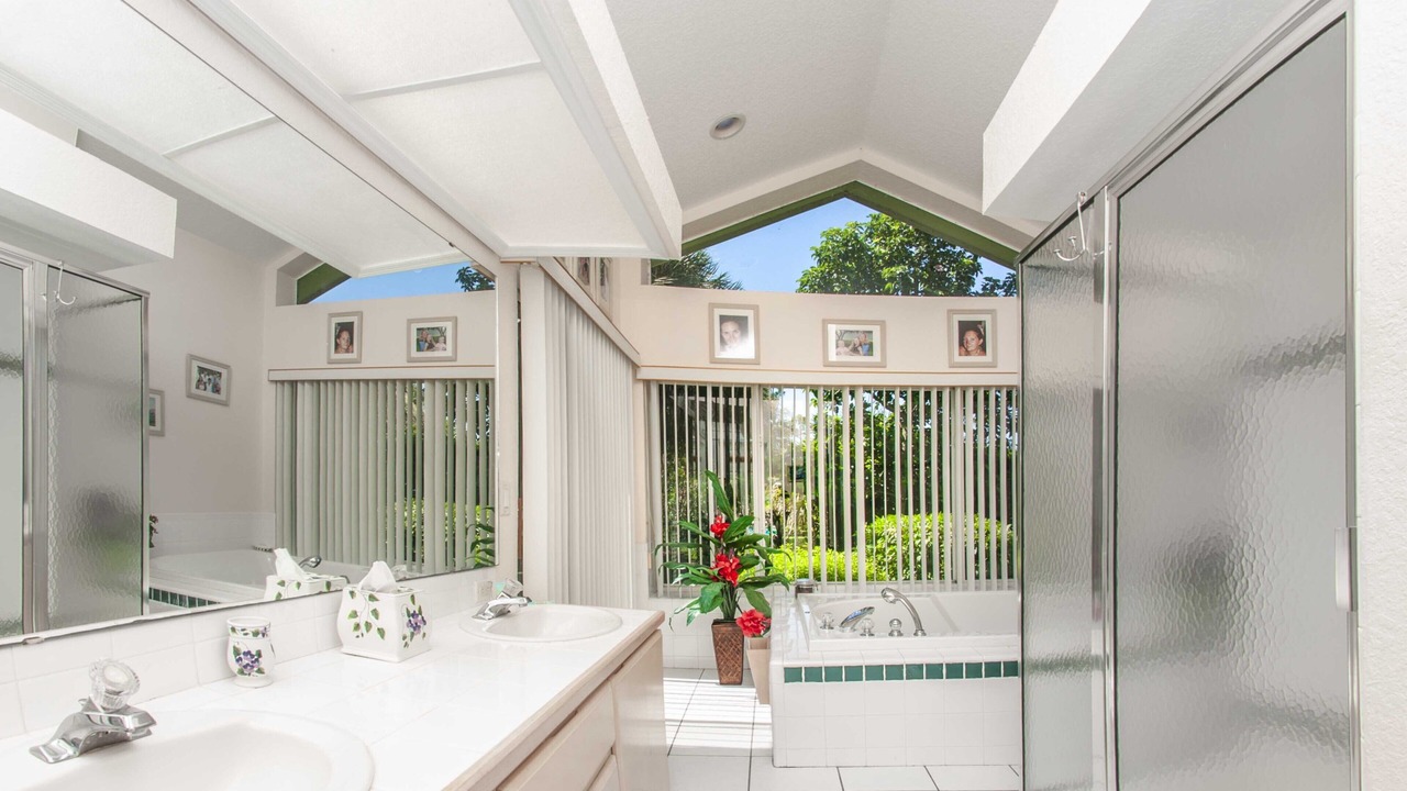Photo of Bathroom in Groveland