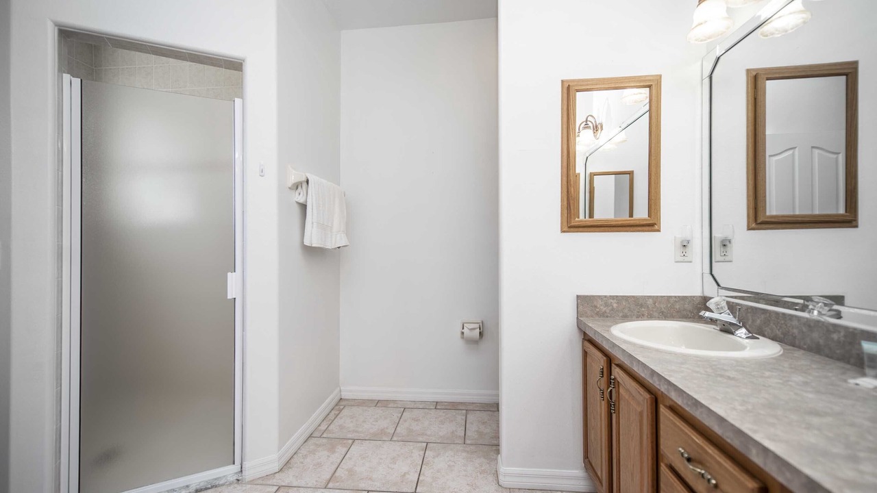 Photo of Bathroom in Groveland