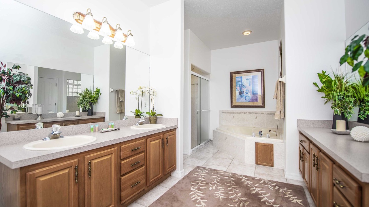 Photo of Bathroom in Groveland