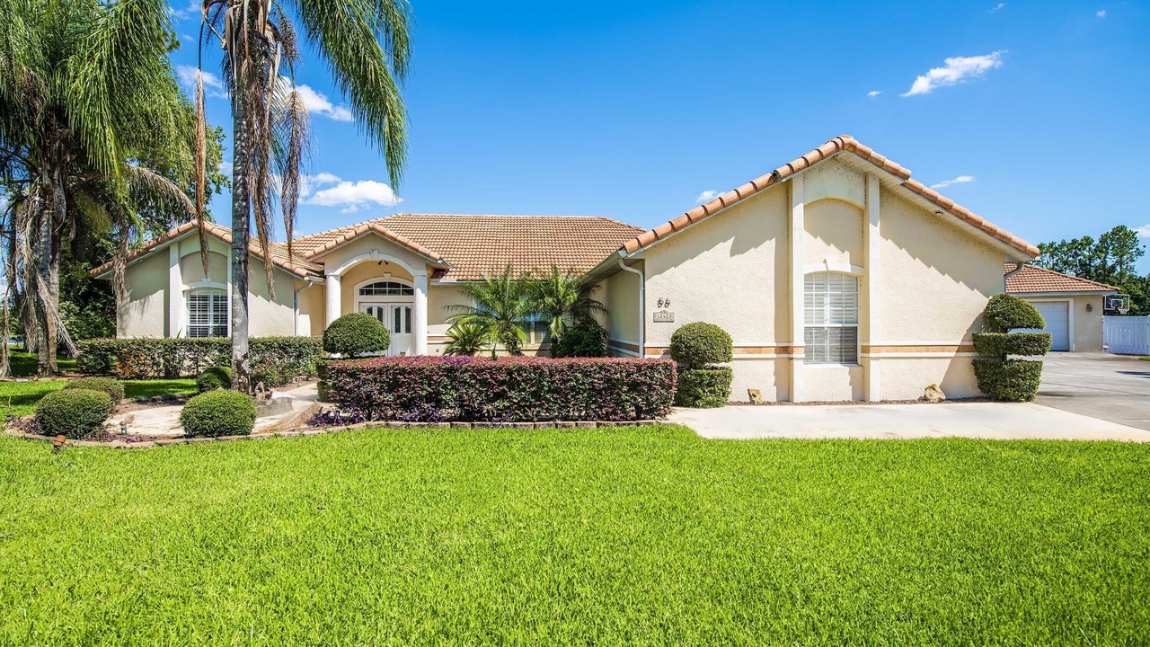 Photo of Outdoor in Groveland