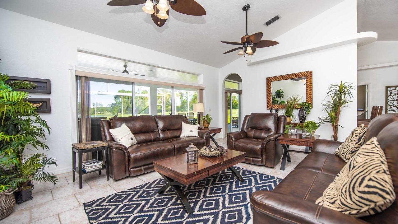 Photo of Livingroom in Groveland