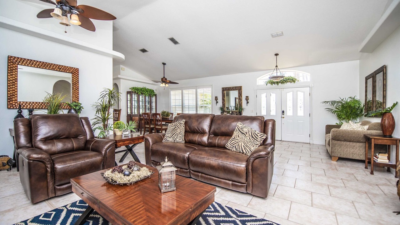 Photo of Livingroom in Groveland