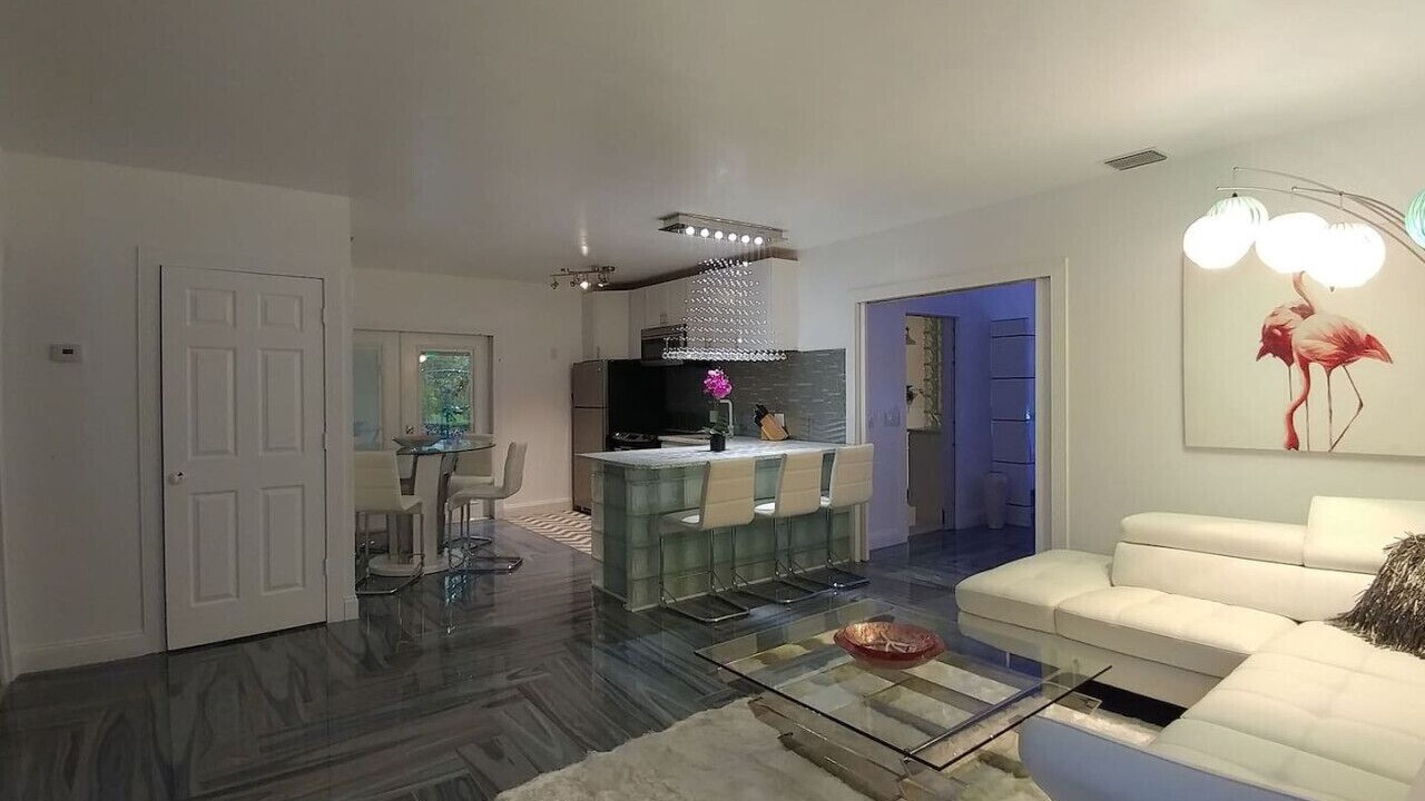 Photo of Livingroom in Oakes Estates