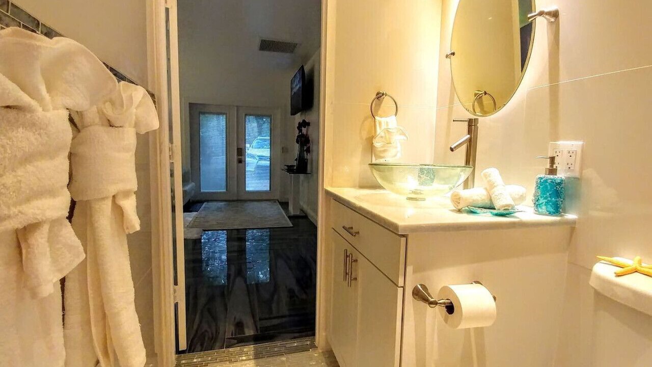 Photo of Bathroom in Oakes Estates