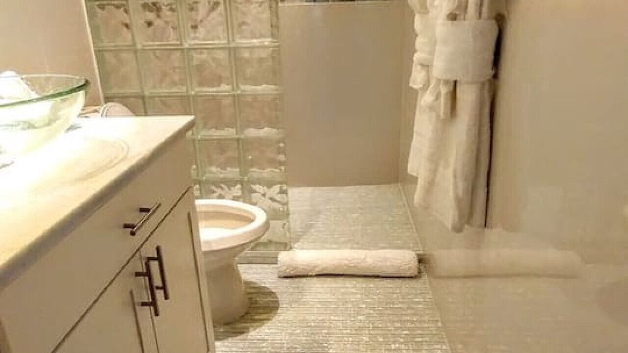 Photo of Bathroom in Oakes Estates