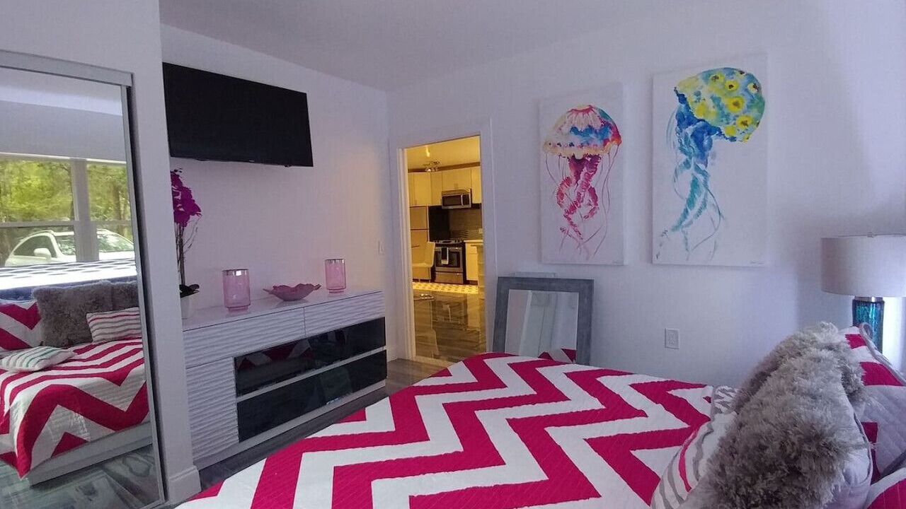 Photo of Bedroom in Oakes Estates